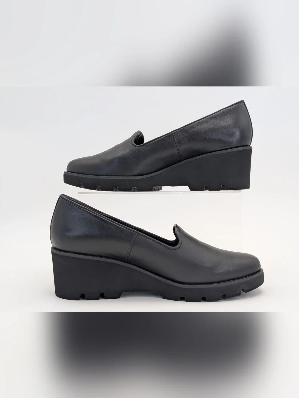Vionic Willa Size 9 Genuine Smooth Black Leather Slip-On Moc-Toe Wedge Loafers
